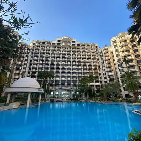 Riviera Bay Resort Condominium Kampong Lereh Exterior photo